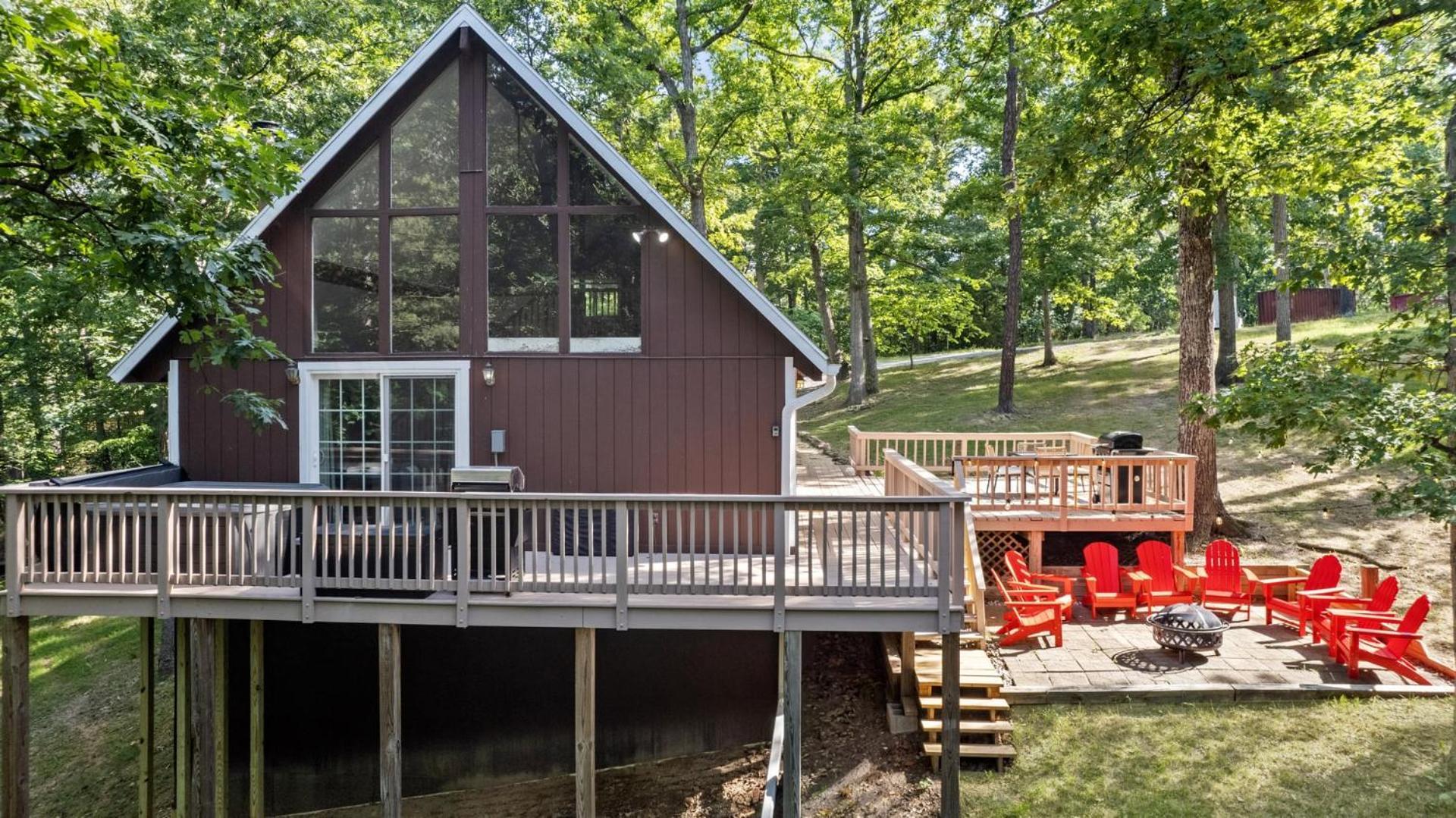 Hot Tub Chalet-Fire Pit Grill Stream & Big Yard Villa Inwood Exterior photo